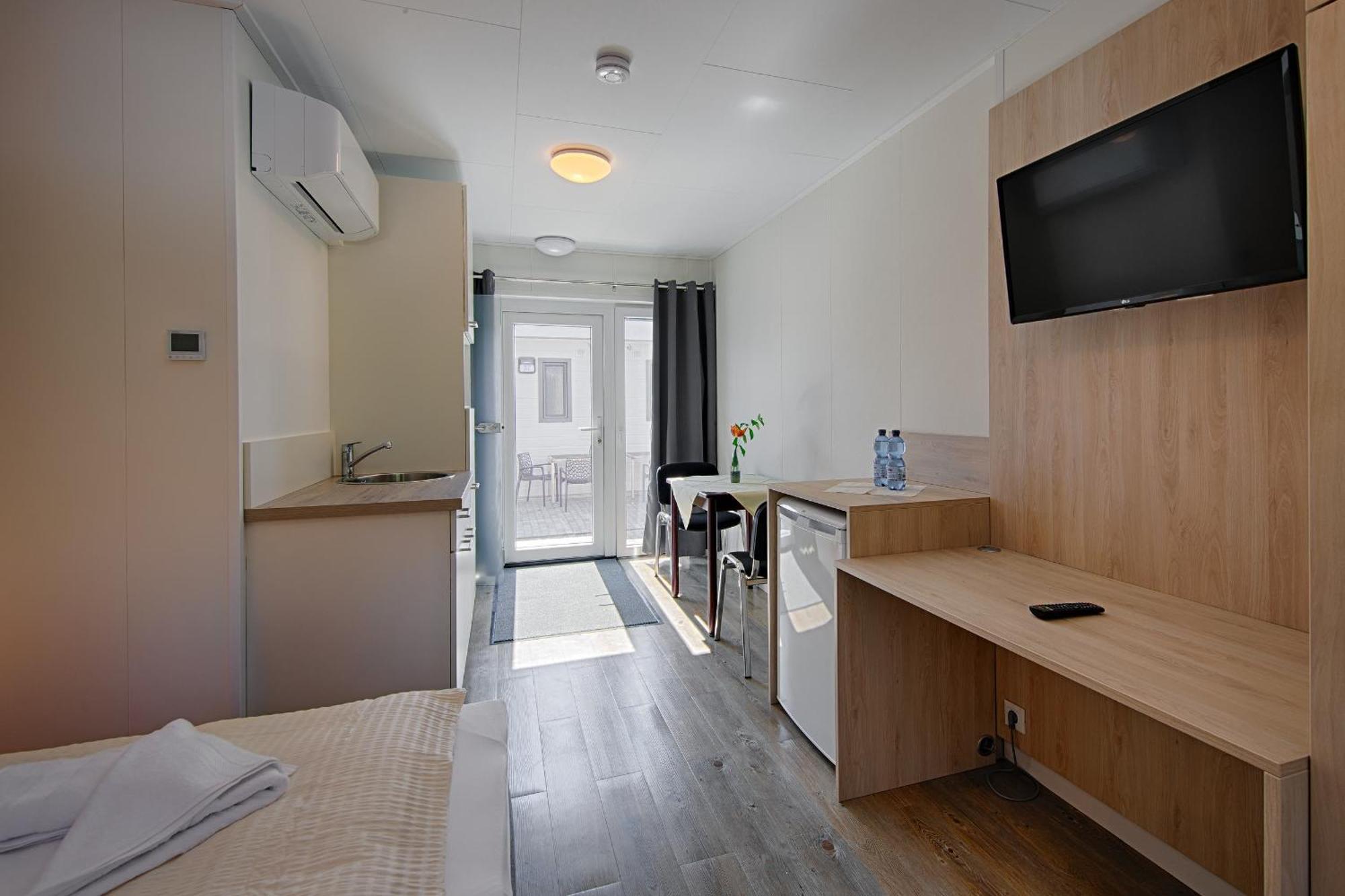 See Hotel Karlslust Chalets Storkow  Bagian luar foto